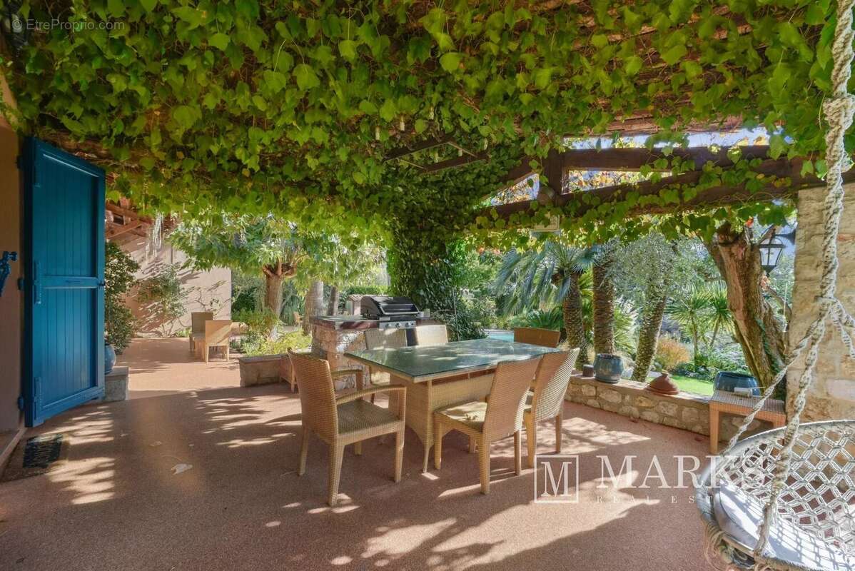 Villa de charme au cœur de la Riviera, avec piscine et aperçu mer - photo 2