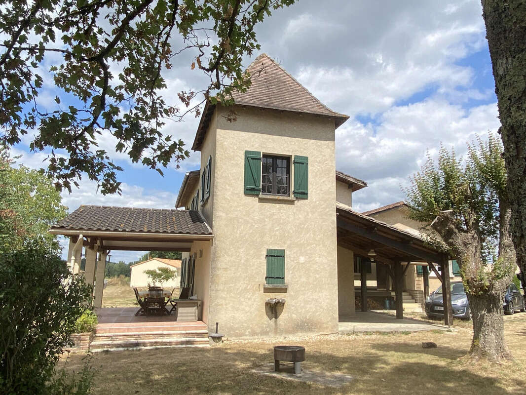 1 cote close up - Maison à CHENAUD