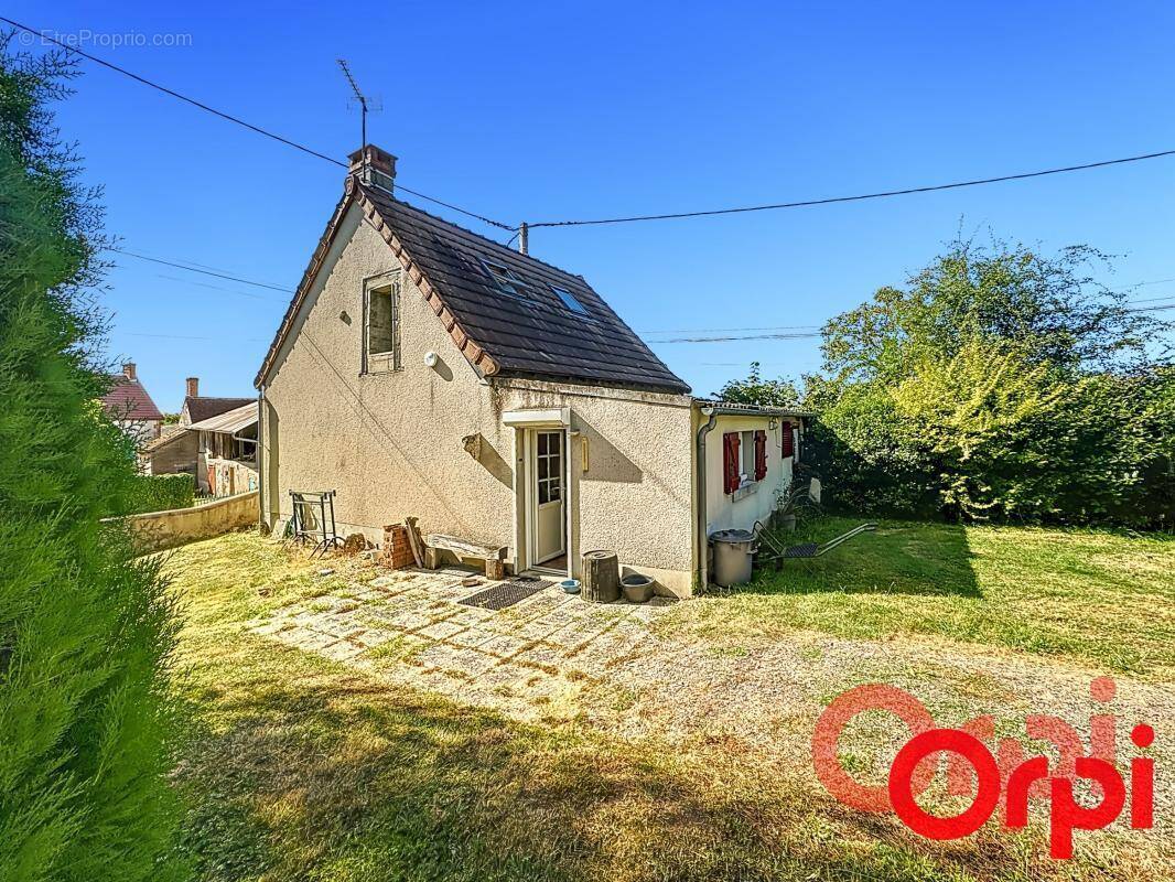 Maison à SAULZAIS-LE-POTIER