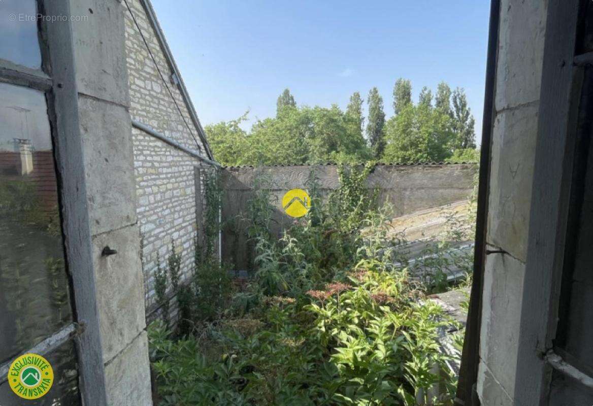 Maison à CHATEAUNEUF-SUR-CHER