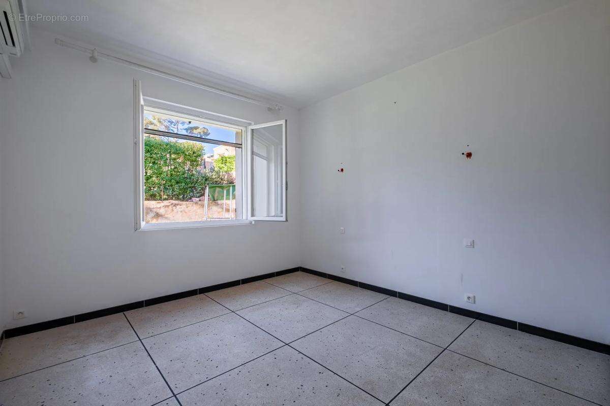 Appartement à SAINT-RAPHAEL