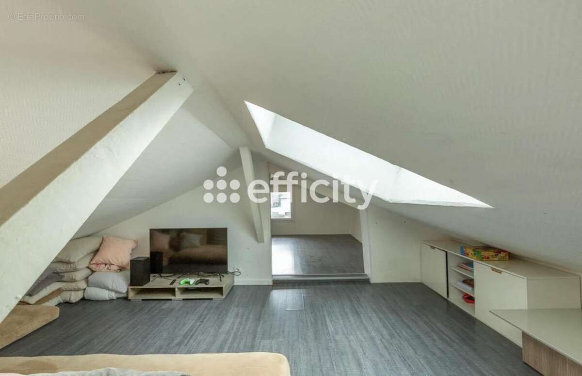Maison à VAULX-EN-VELIN