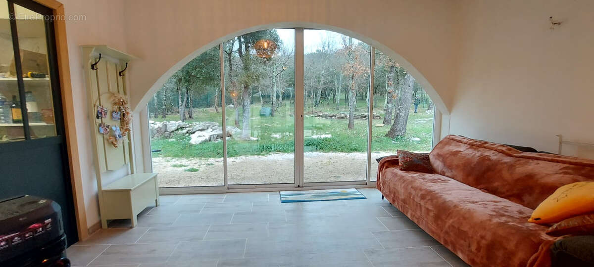 Maison à MEOUNES-LES-MONTRIEUX