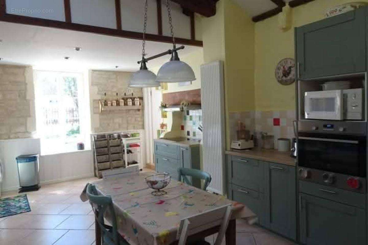 CHARENTE/AIGRE. Maison en pierre rénovée, 3 chambres(poss 4) avec jardin clos 1169 m² (gite ou chambres d'hôtes) - photo 8