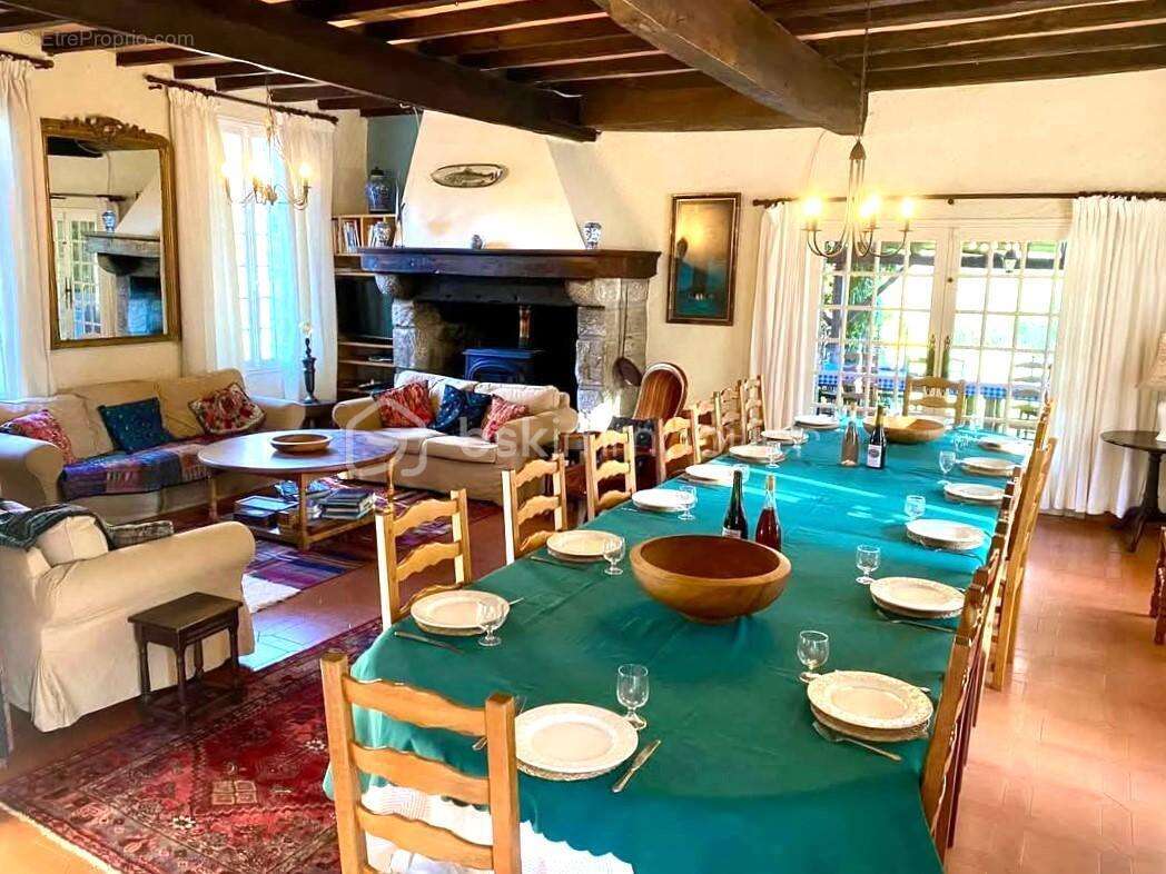 Maison à DURBAN-SUR-ARIZE