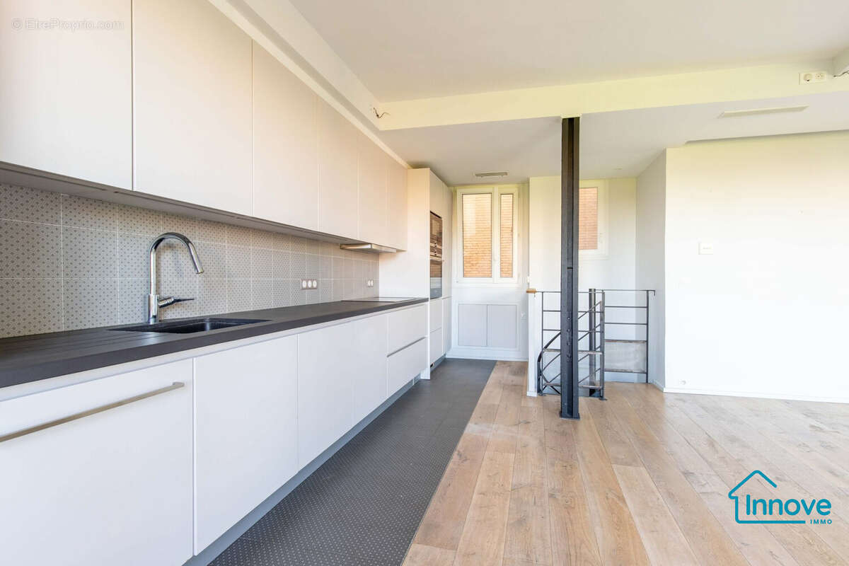 Appartement à PARIS-14E