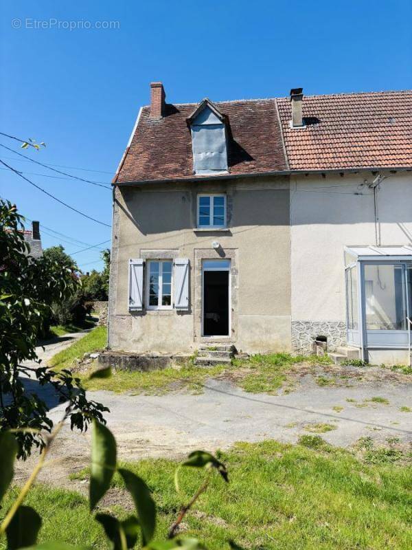Maison à SAINT-PIERRE-LE-BOST