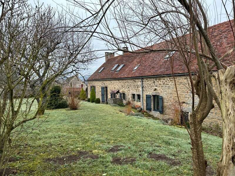 Maison à PRECY-SOUS-THIL