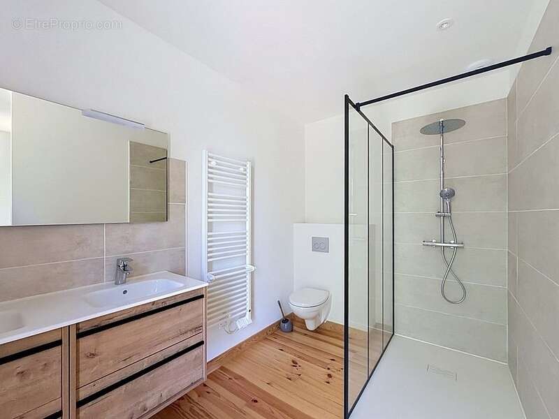 Maison à vendre plain-pied en bois de 149 m², 5 pièces, piscine, 2 garages - BERGERAC (24) - photo 6