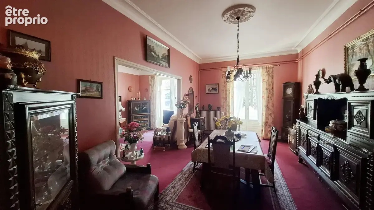 Vente à Vichy appartement 4 pièces de 113m² au 1er étage d'une résidence très recherchée avec ascenseur. - photo 8
