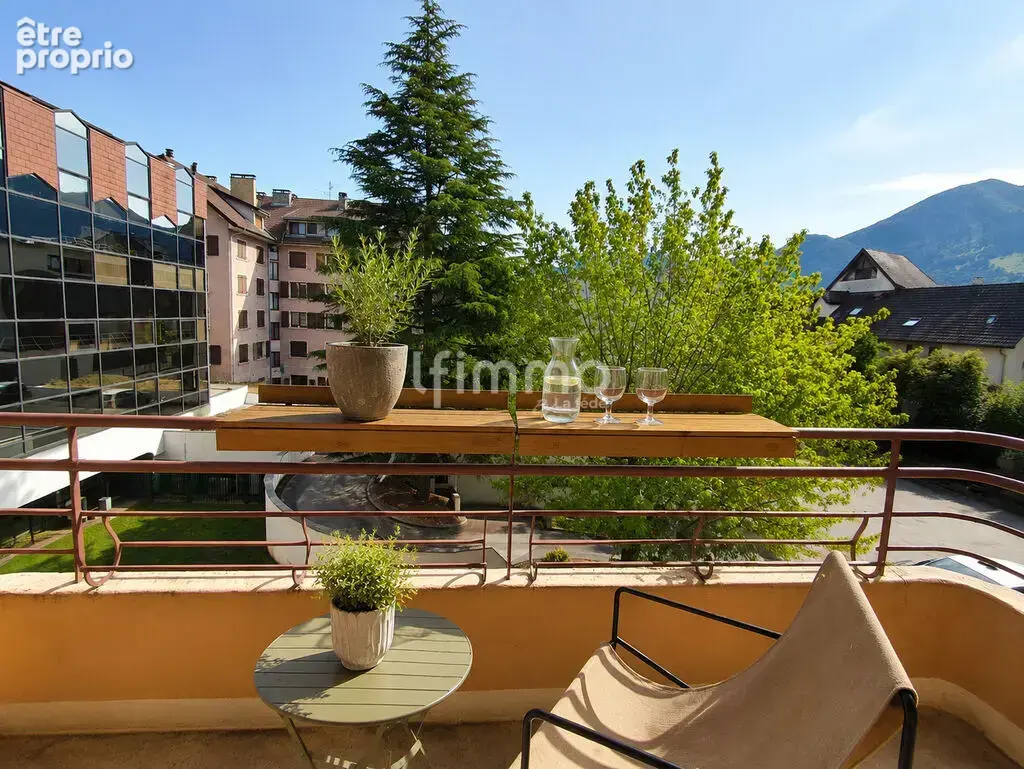 Annecy – Parmelan  T2 de caractère – 2 balcons – lac à pied - photo 3