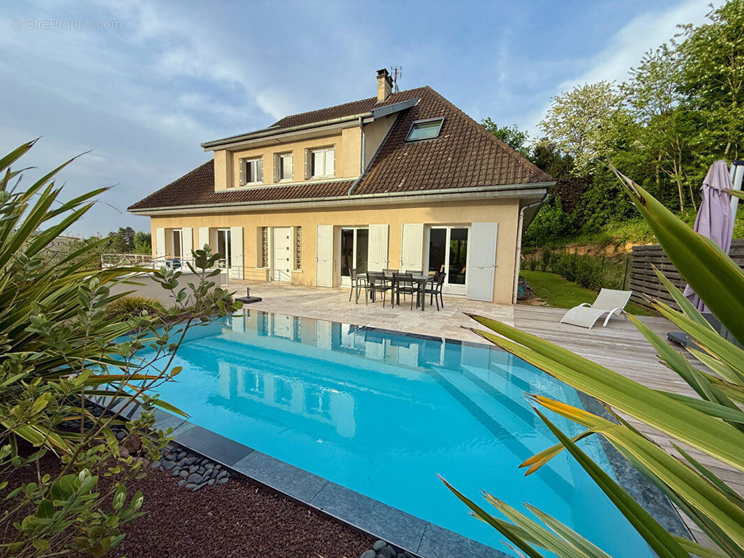 Maison à MONTMERLE-SUR-SAONE