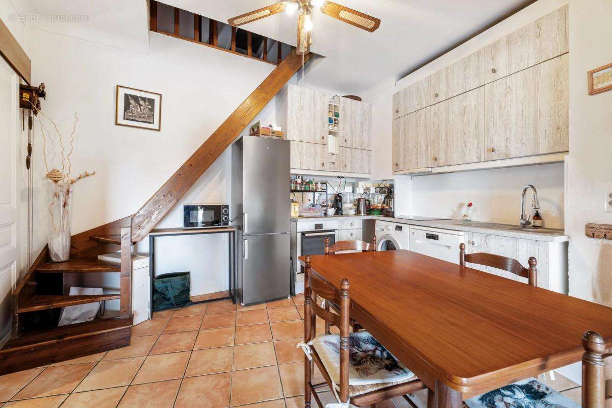 Appartement à CHATEAUNEUF-GRASSE