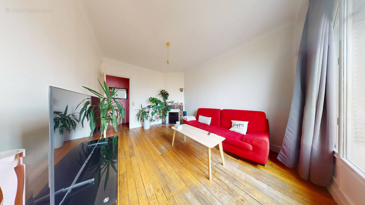 Appartement à LA GARENNE-COLOMBES