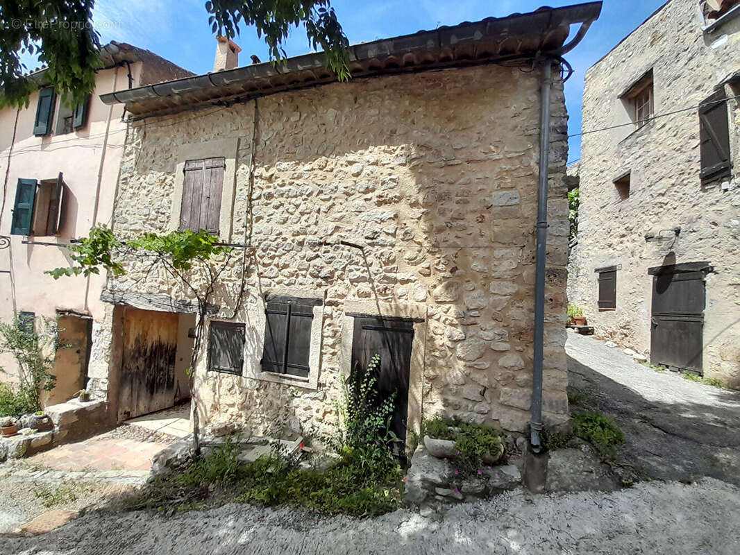 Maison à FOX-AMPHOUX