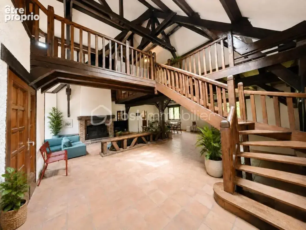 Une demeure de charme aux volumes rares, nichée dans un écrin de verdure de 7 300 m², 9 chambres, deux salles d'eau, une salle d - photo 2