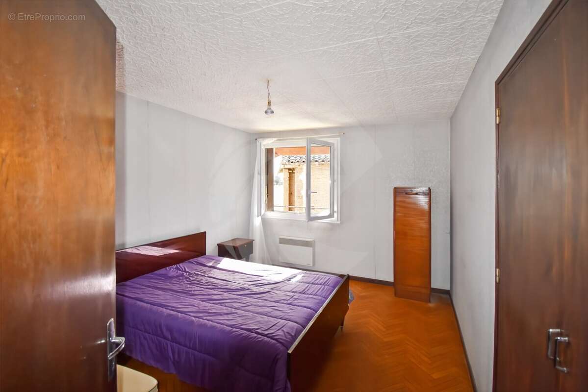 Maison à NEGREPELISSE