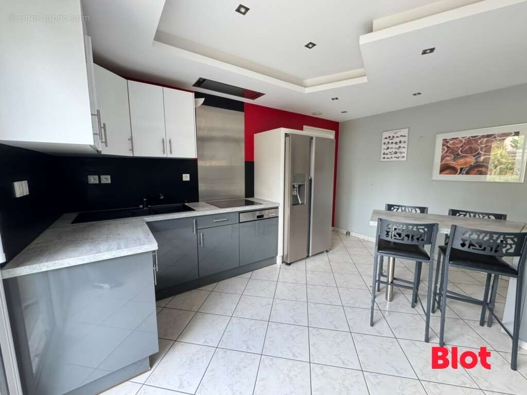 Maison 202 m² à Bruz  - photo 4