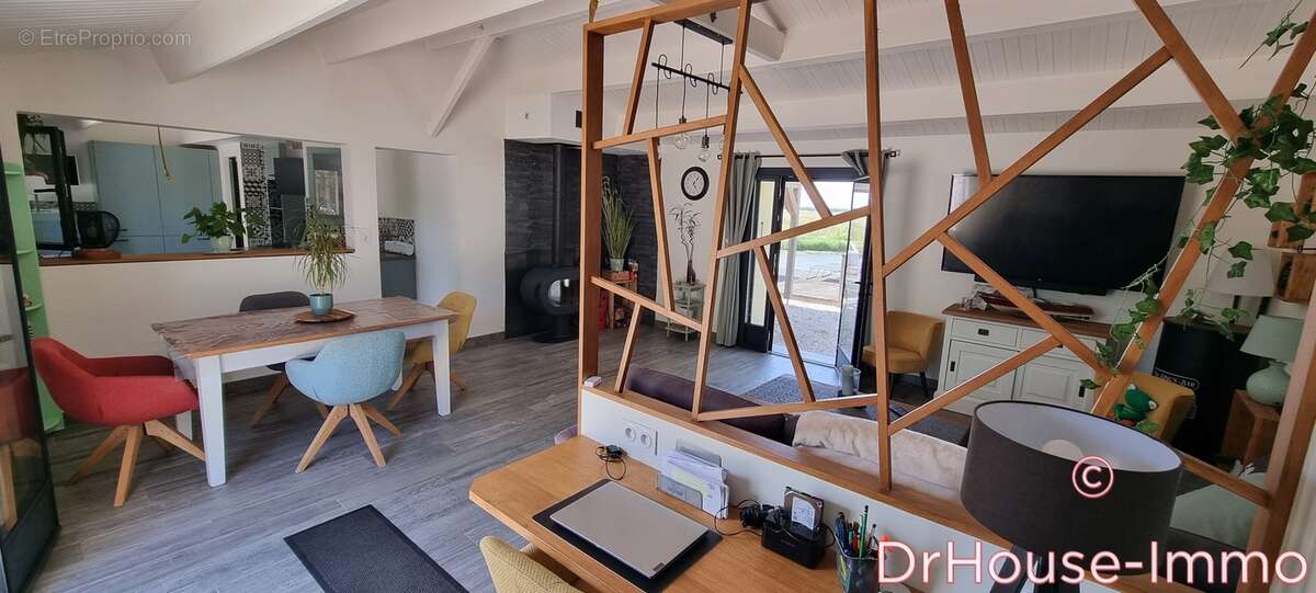 Maison à LE POIRE-SUR-VELLUIRE