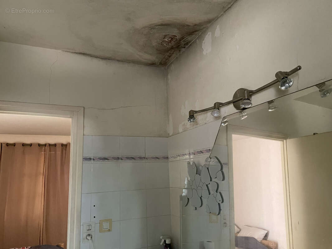 Javrezac maison de 206 m2 a renover sur parc de 11936 m2 - photo 5