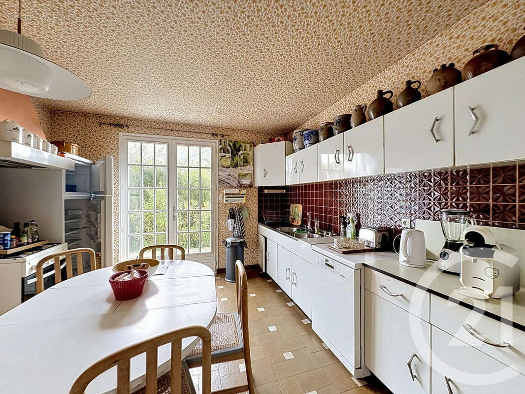 Maison 111 m² à Saint-Andre-Les-Vergers  - photo 6