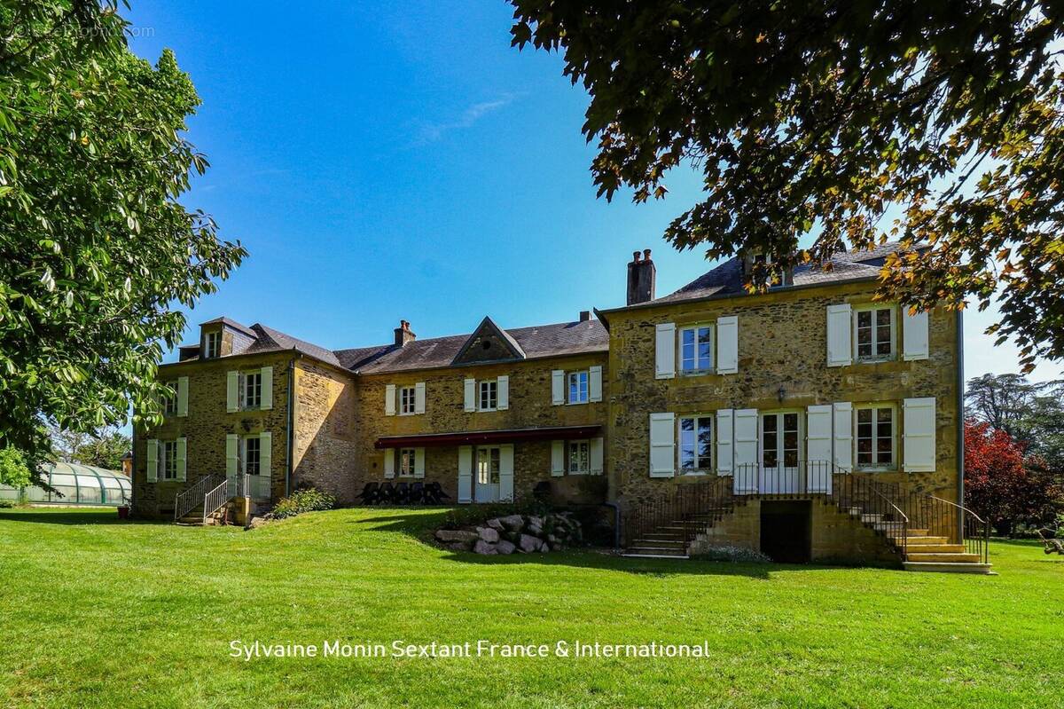 Maison à LANOUAILLE