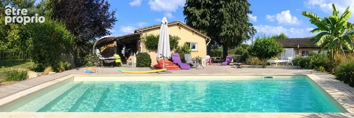 MAISON EN PIERRES XIX ème AVEC dépendance et piscine sur 2600 m² . - photo 2