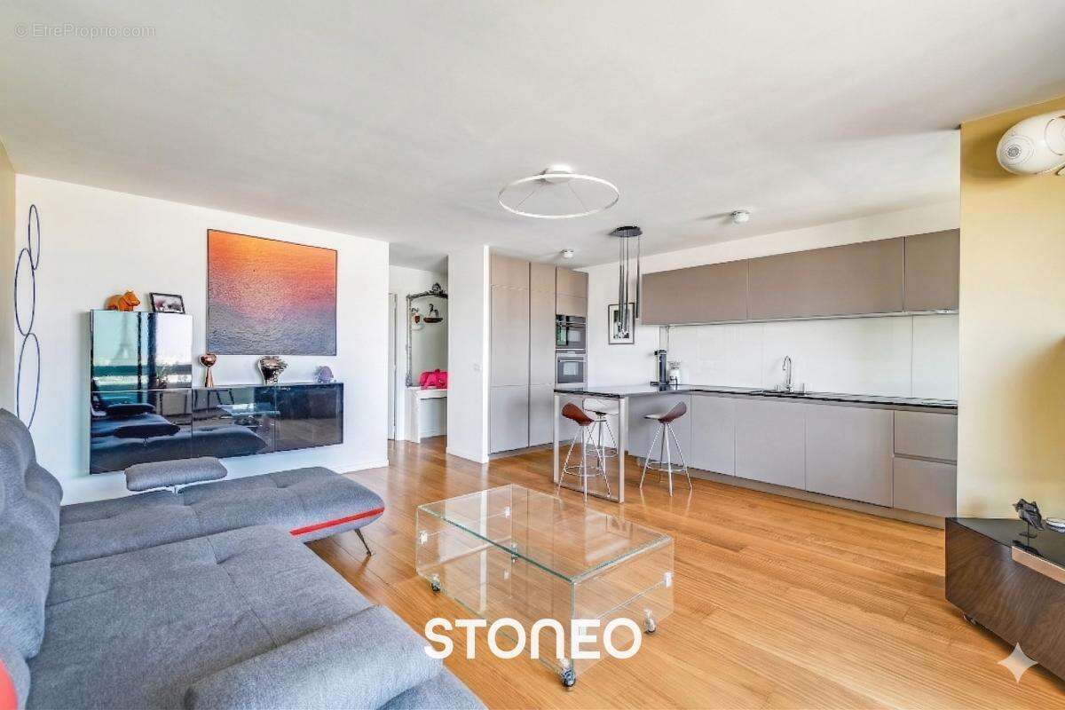 Appartement à PARIS-15E