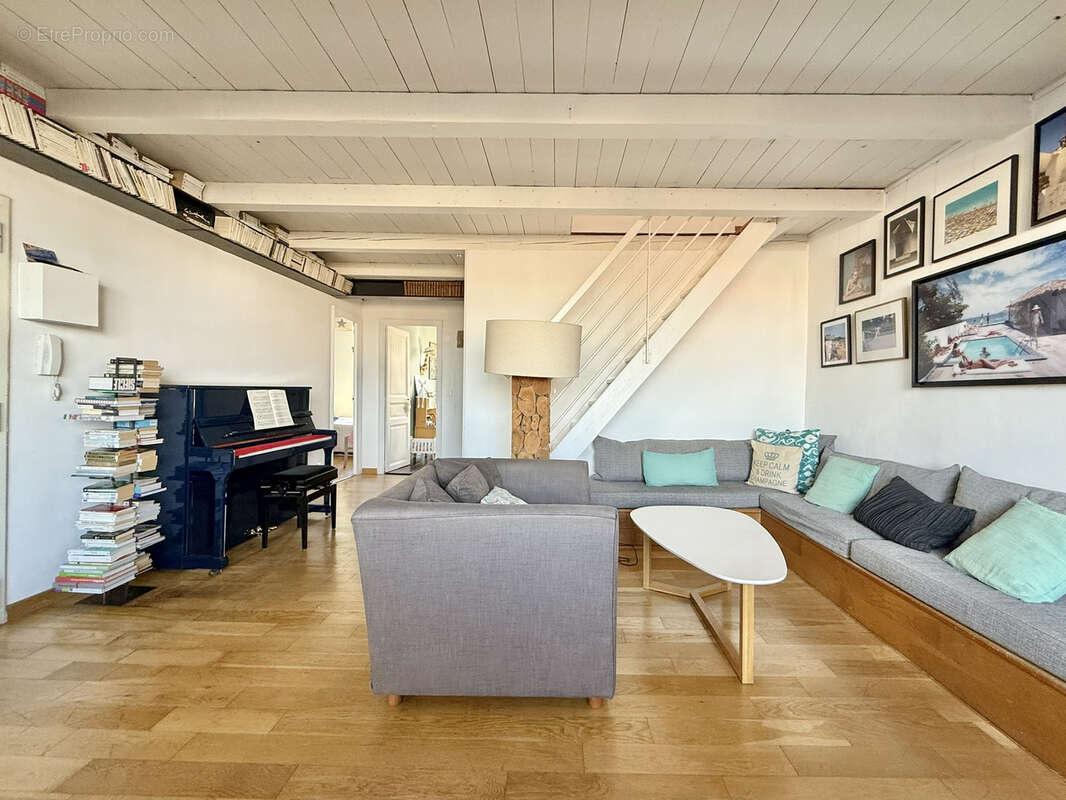 Appartement à MARSEILLE-6E