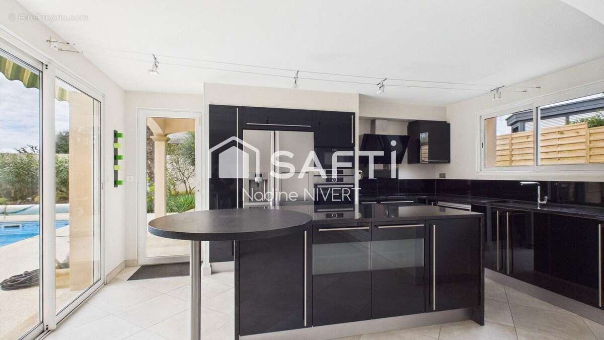 Maison 163 m² à Esnandes  - photo 4