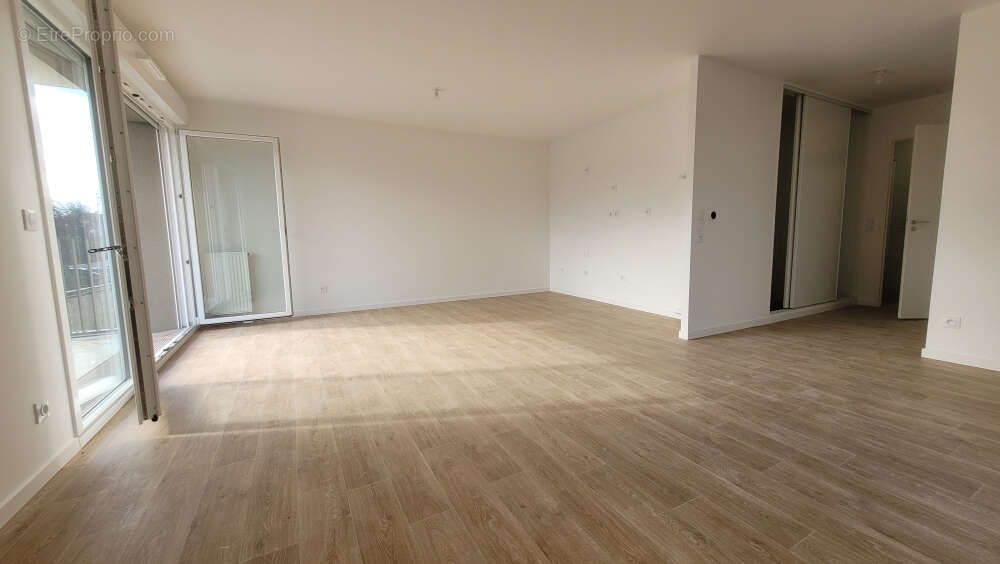 Appartement à CORMELLES-LE-ROYAL