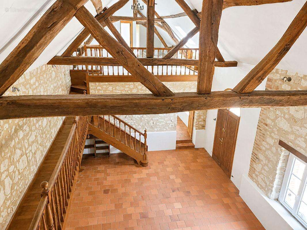 Maison 221 m² avec terrain de 5 000 m² - Mouliherne (49390) - photo 6