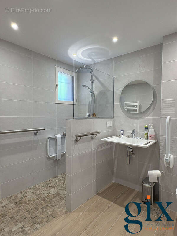 Maison 158 m² à Saint-Ismier  - photo 9