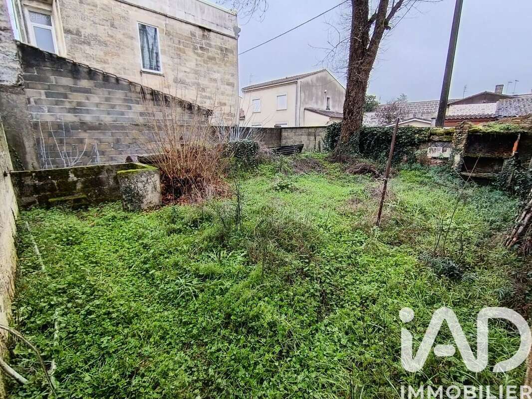 Maison 110 m² à Coutras  - photo 2