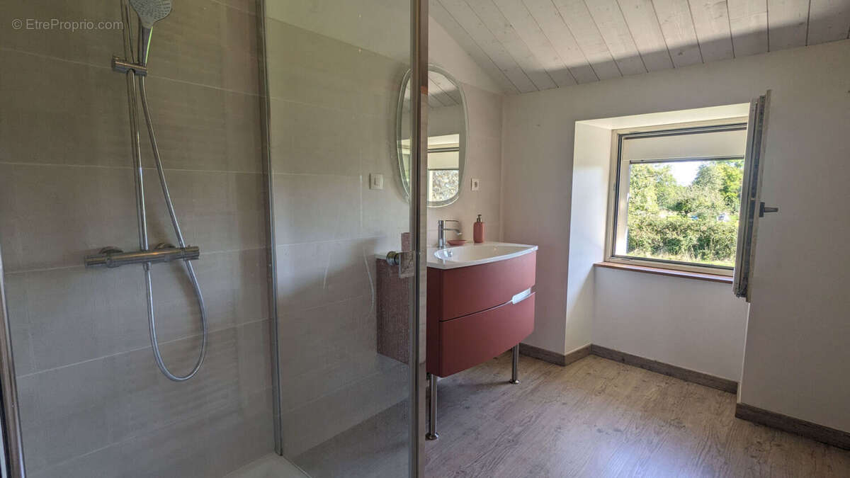 Maison à LA CHAPELLE-BATON