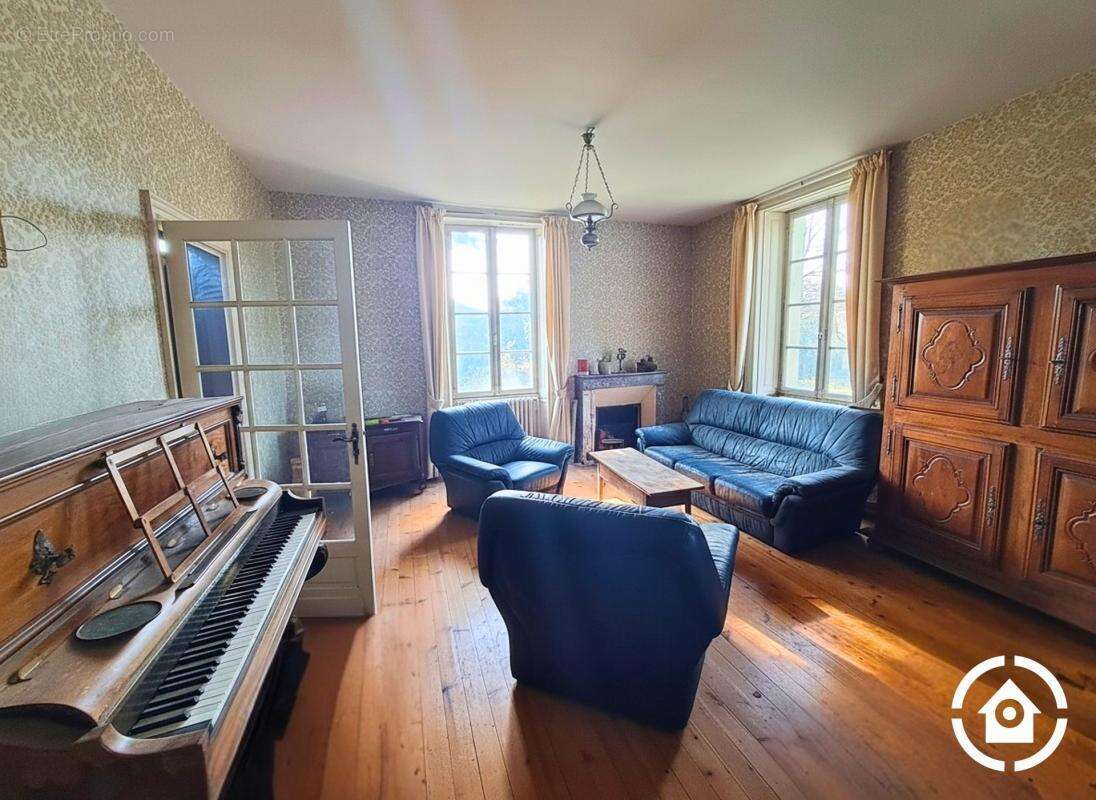Maison à CHERVES-RICHEMONT