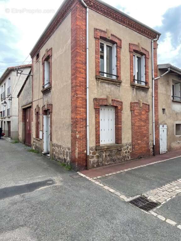Maison à SAINT-JUST-SAINT-RAMBERT