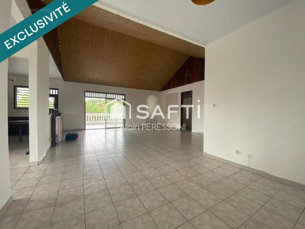 Maison 211 m² à Roura  - photo 6