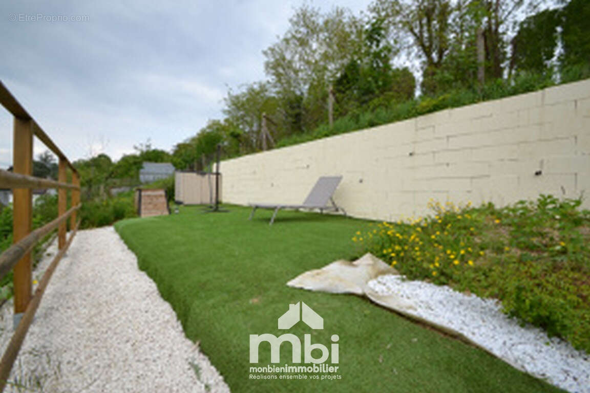 Maison à MARLY-LA-VILLE