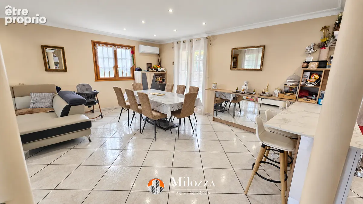 Maison 5 pièces avec piscine et double garage - L'Isle-d'Abeau, Trois Vallons - photo 6