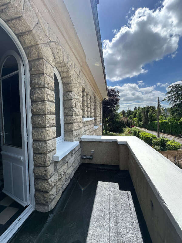 Appartement à MONT-SAINT-AIGNAN