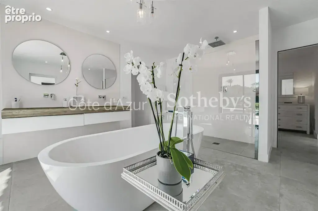 Mougins, villa contemporaine rénovée dans le domaine Les Parcs de Mougins - photo 14