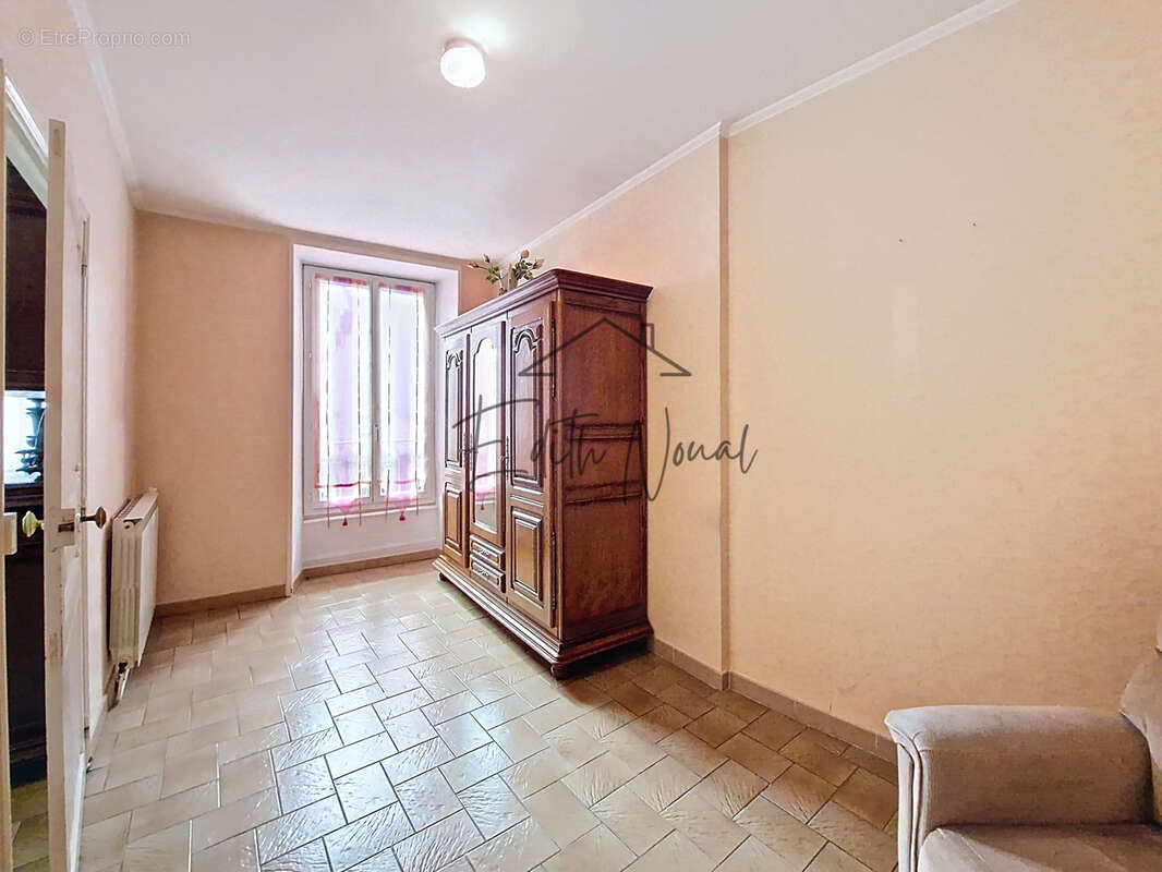 Duplex à rénover au cœur de Millau : le potentiel à l’état pur ! - photo 9
