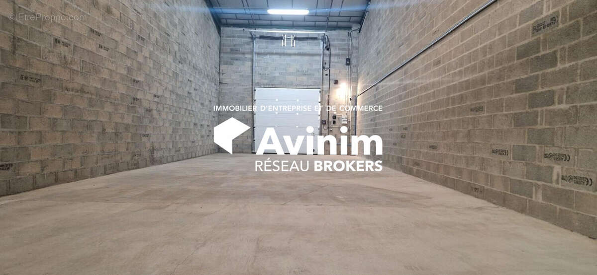 Commerce à NEUILLY-EN-THELLE