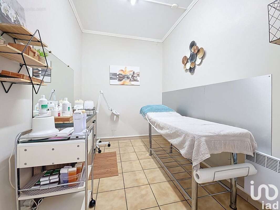 Photo 8 - Commerce à AUBORD