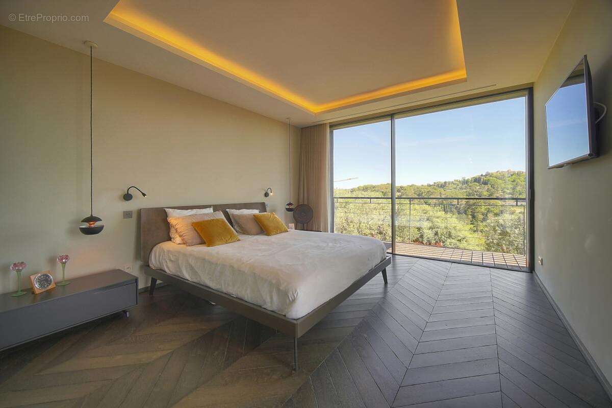 Maison à MOUGINS