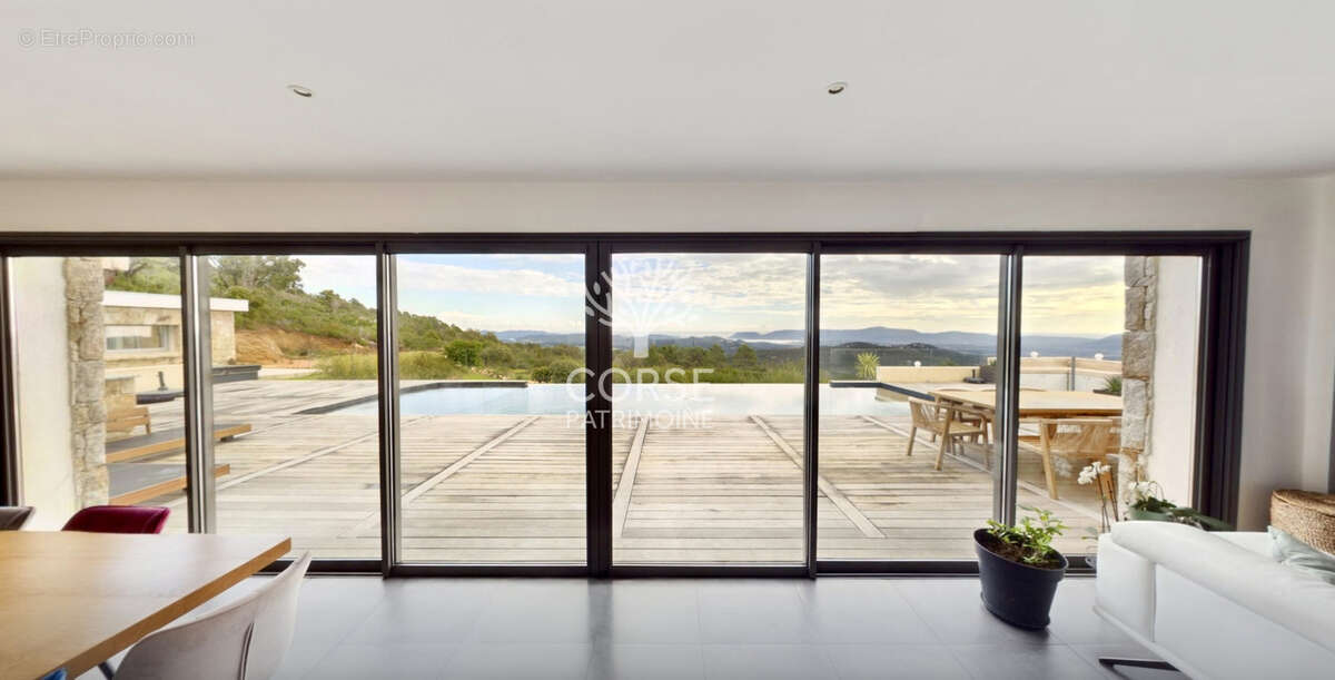 Maison à PORTO-VECCHIO