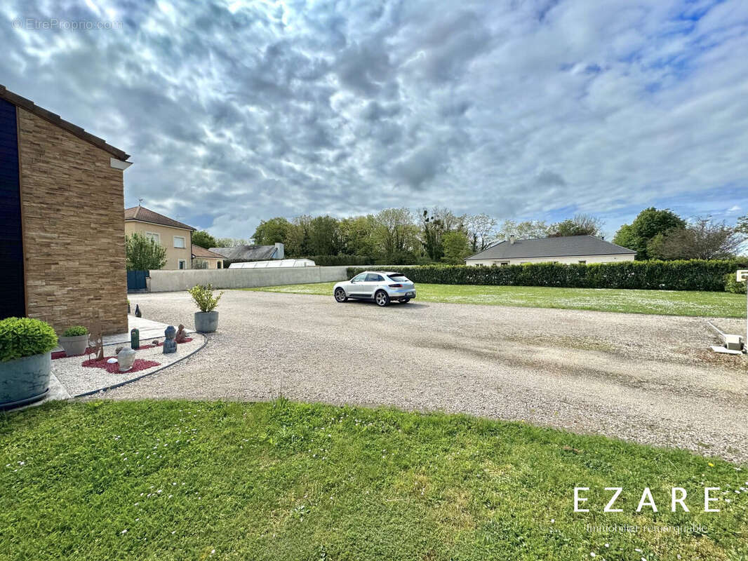 Maison à BELLENEUVE