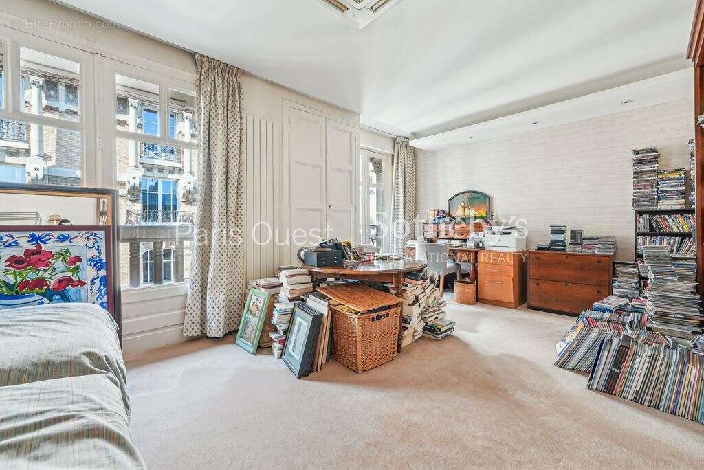 Maison à NEUILLY-SUR-SEINE