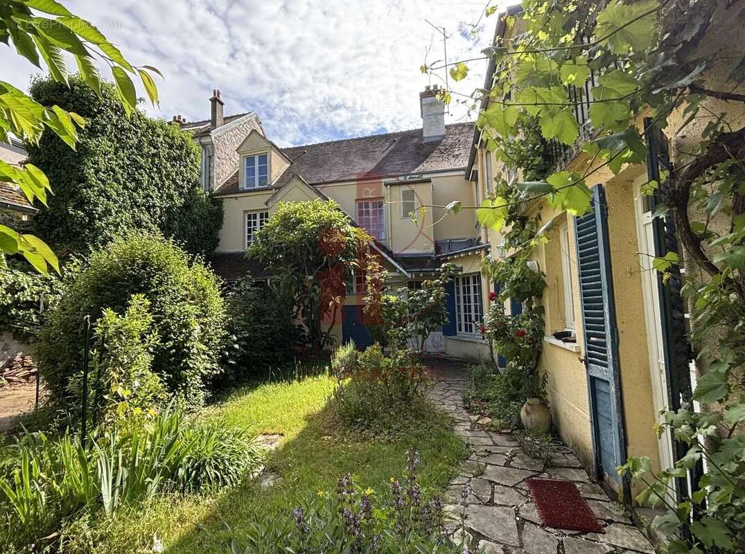 Maison à FONTAINEBLEAU